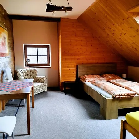 Na Majlante Pensjonat Miretice